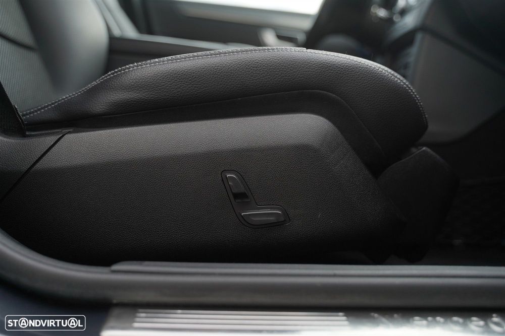 Mercedes-Benz E 300 Bluetec Hybrid Avantgarde - 32