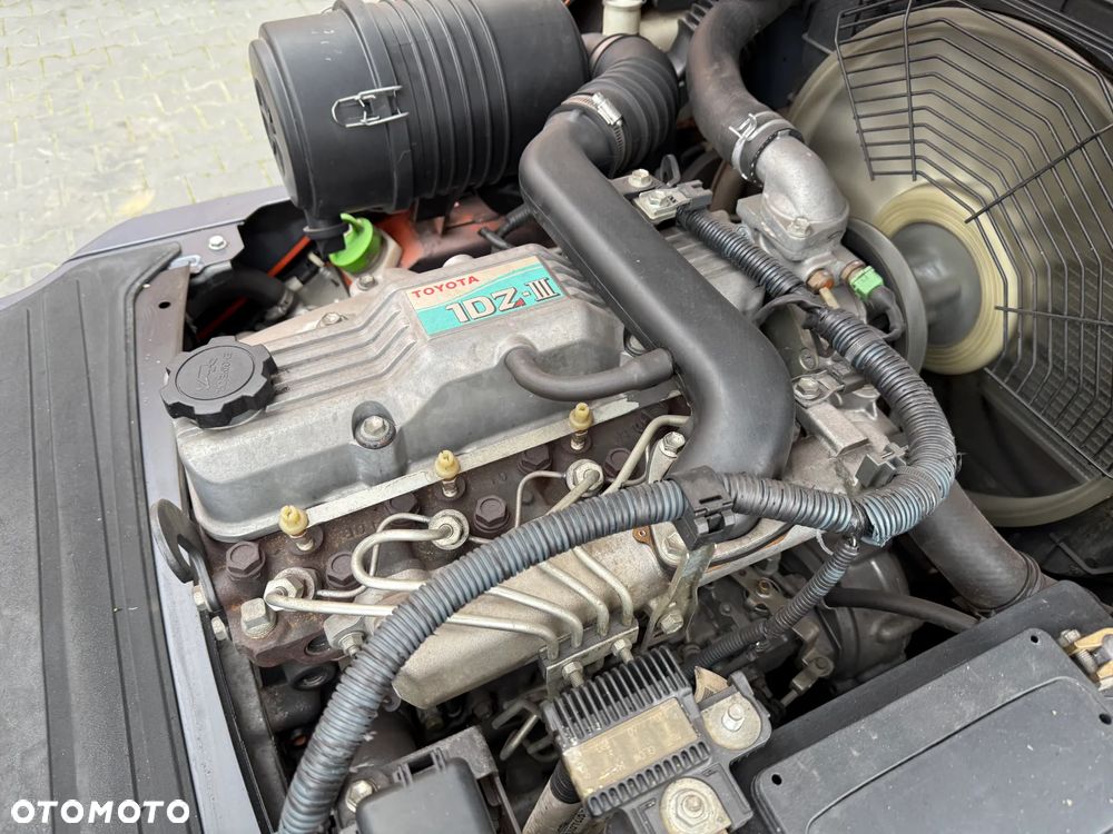 Toyota 02-8FDF25 - 27