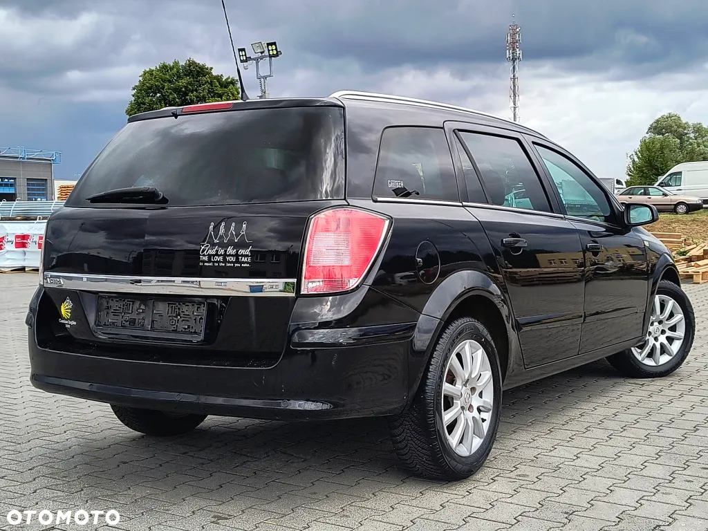 Opel Astra 1.8 Caravan Edition - 4