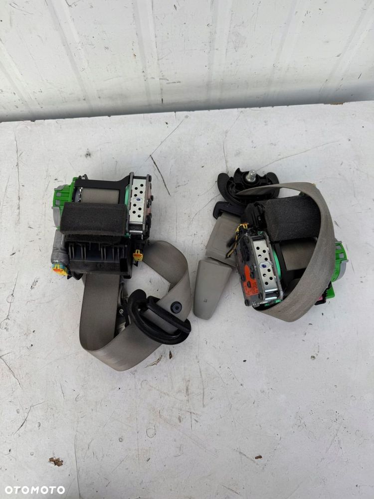 NAPINACZ PAS BEZPIECZEŃSTWA LEWY PRAWY AUDI A5 8T SPORTBACK - WAWA