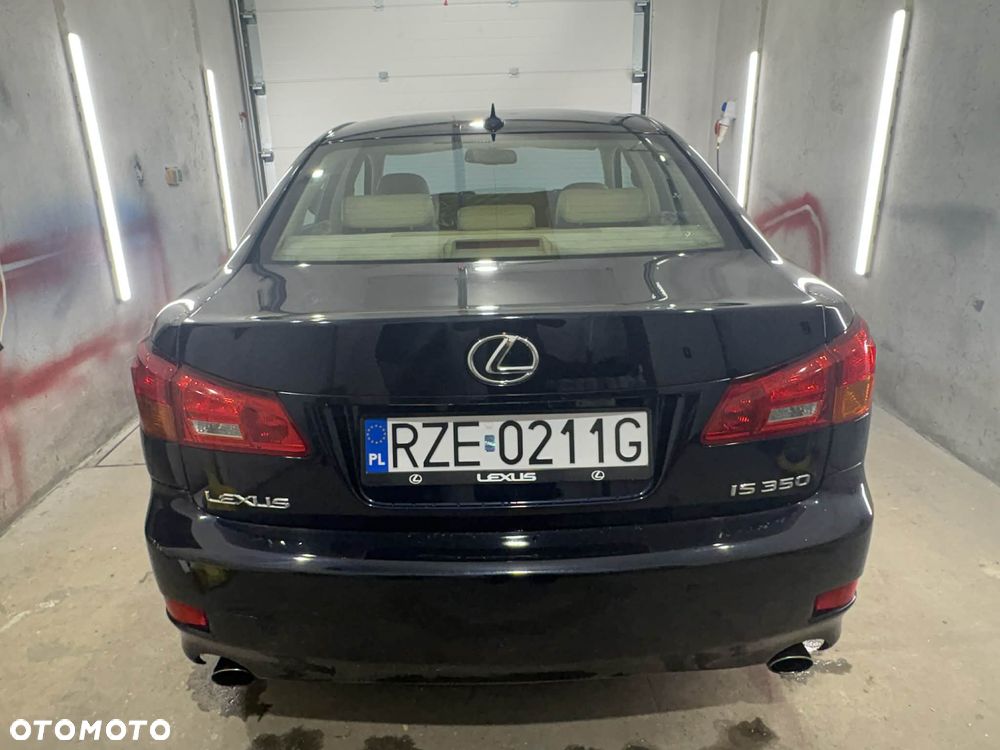 Lexus IS - 7