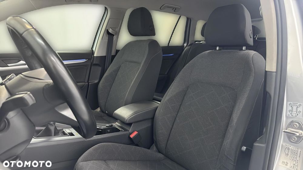 Volkswagen Golf 2.0 TDI Life - 12