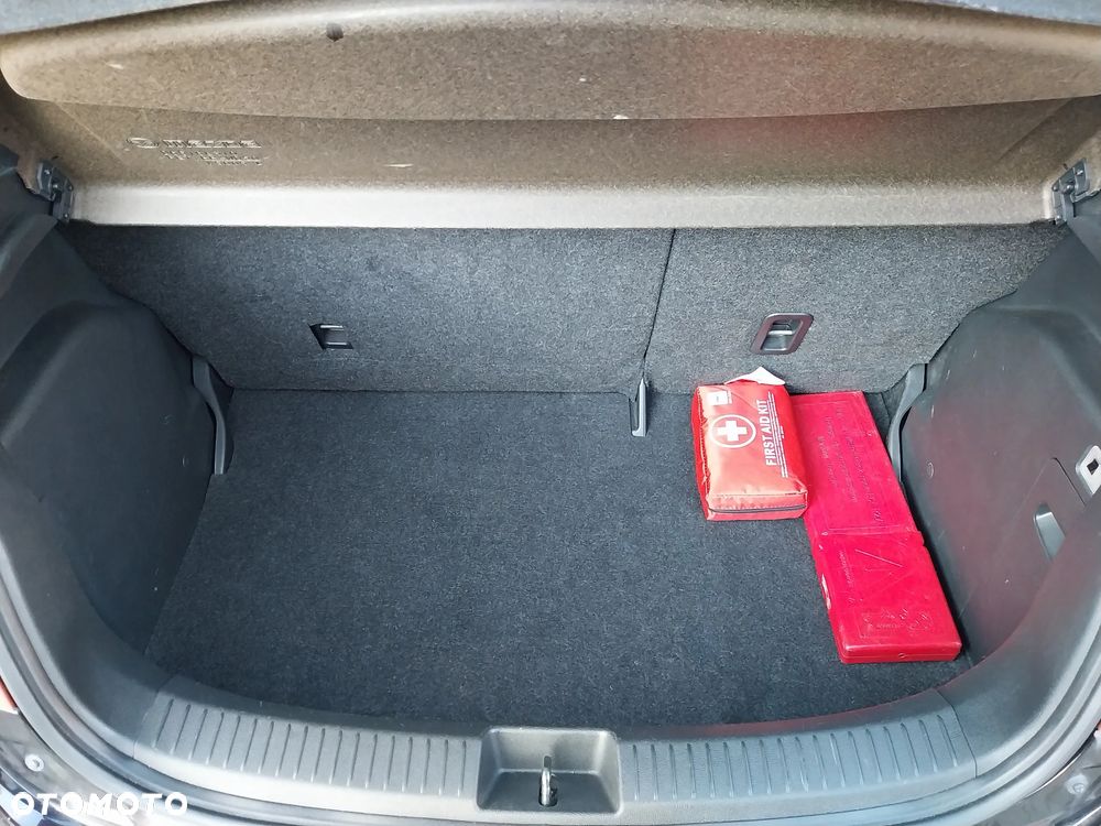 Mazda 2 1.3 Exclusive - 12