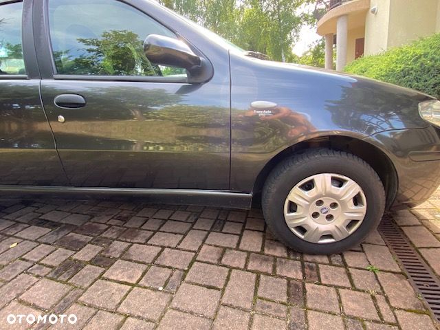 Fiat Albea 1.4 Dynamic - 10