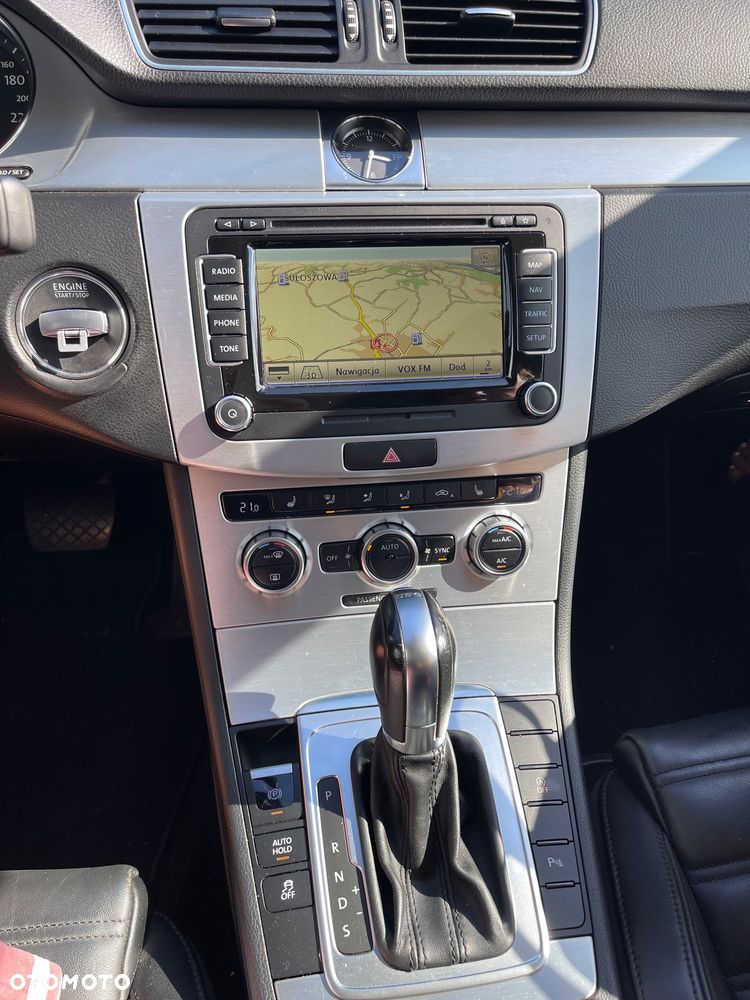 Volkswagen Passat 2.0 TDI DSG BlueMotion Technology R-Line - 17