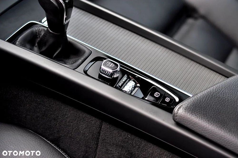 Volvo XC 60 D3 Momentum Pro - 26