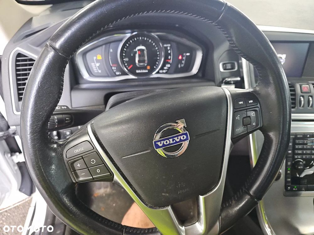 Volvo XC 60 T5 Geartronic Momentum - 10