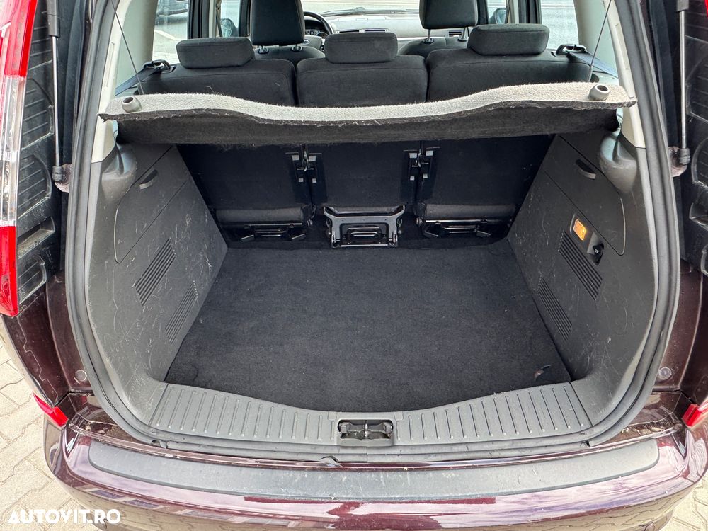 Ford C-Max - 24