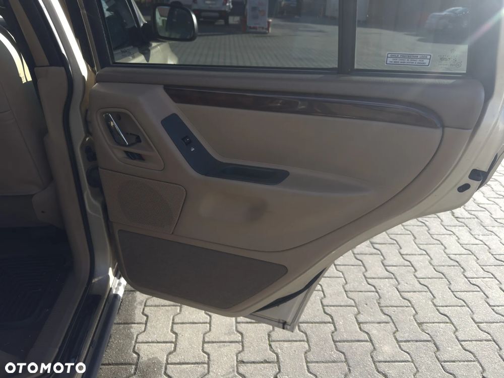 Jeep Grand Cherokee - 11