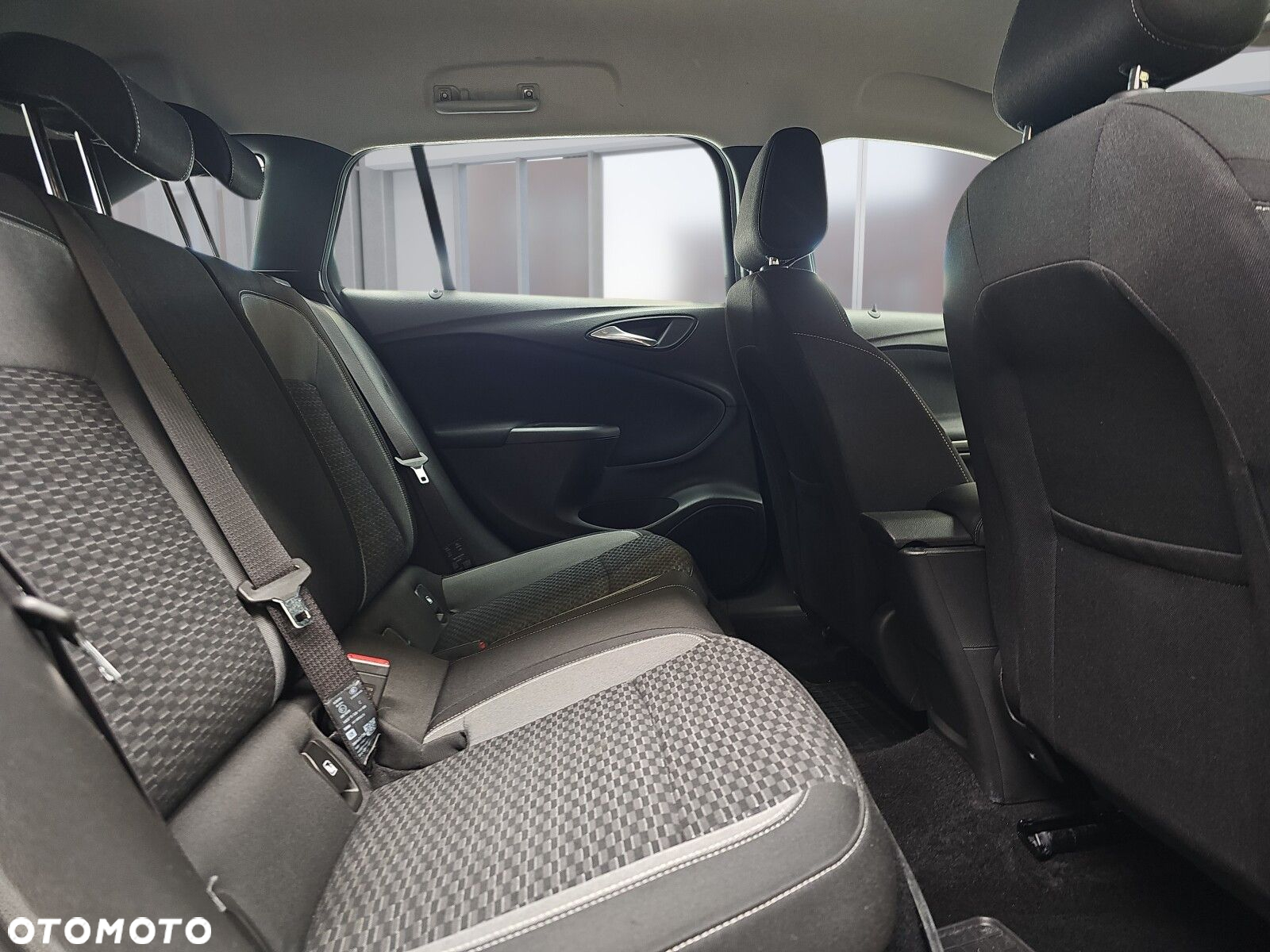 Opel Astra V 1.5 CDTI Edition S&S - 24