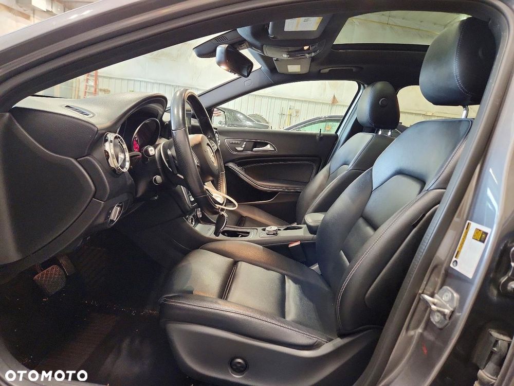 Mercedes-Benz GLA 250 4Matic 8G-DCT - 8