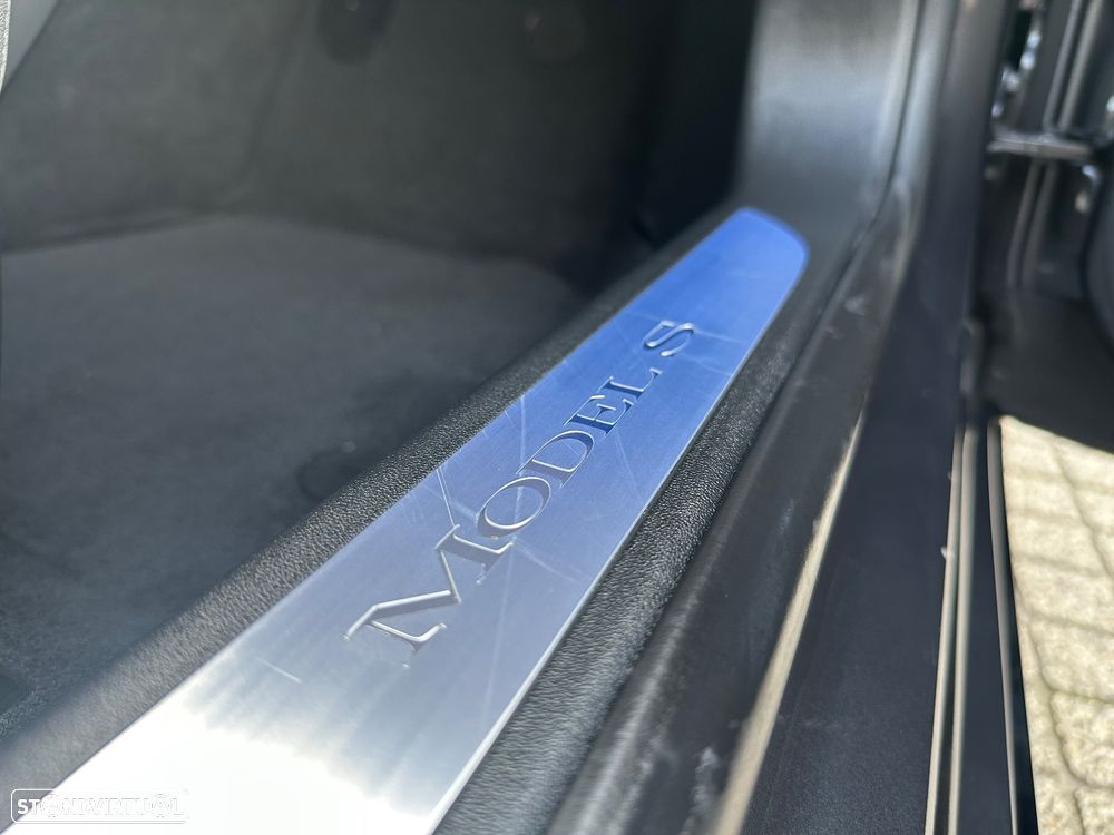 Tesla Model S Standard Range - 6