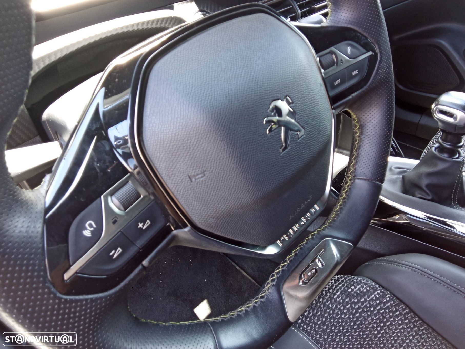 Peugeot 2008 1.5 BlueHDi GT Line - 25