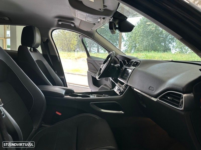 Jaguar F-Pace 20d AWD Aut. R-Sport - 35