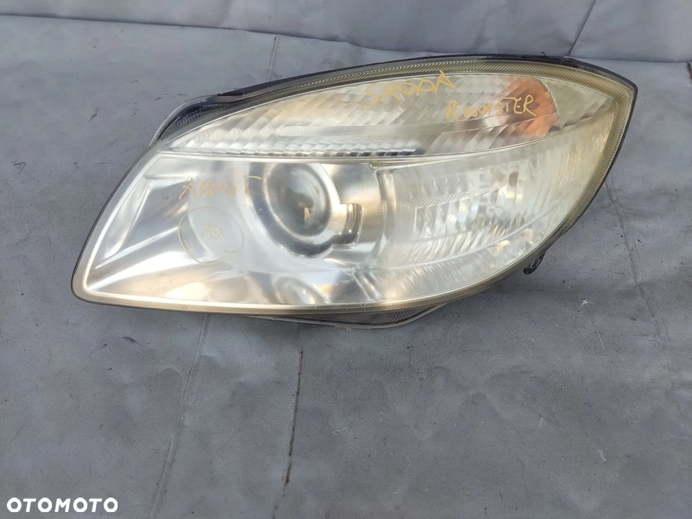 LAMPA PRZEDNIA SKODA FABIA II ROOMSTER SOCZEWKA EUROPA