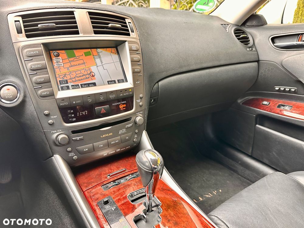 Lexus IS 250 Prestige - 17