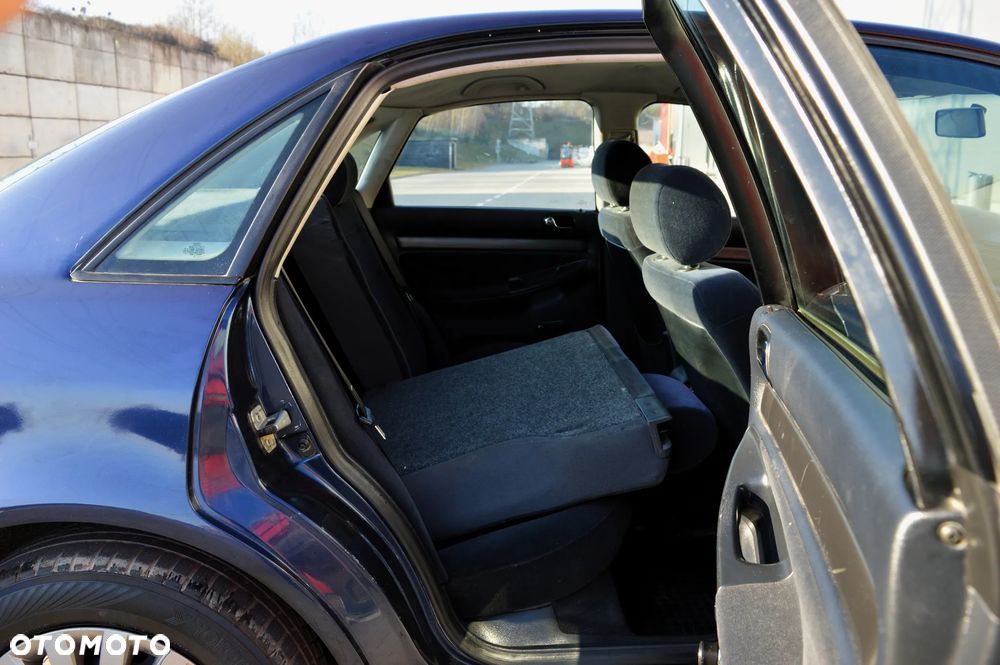 Audi A4 Limousine - 15