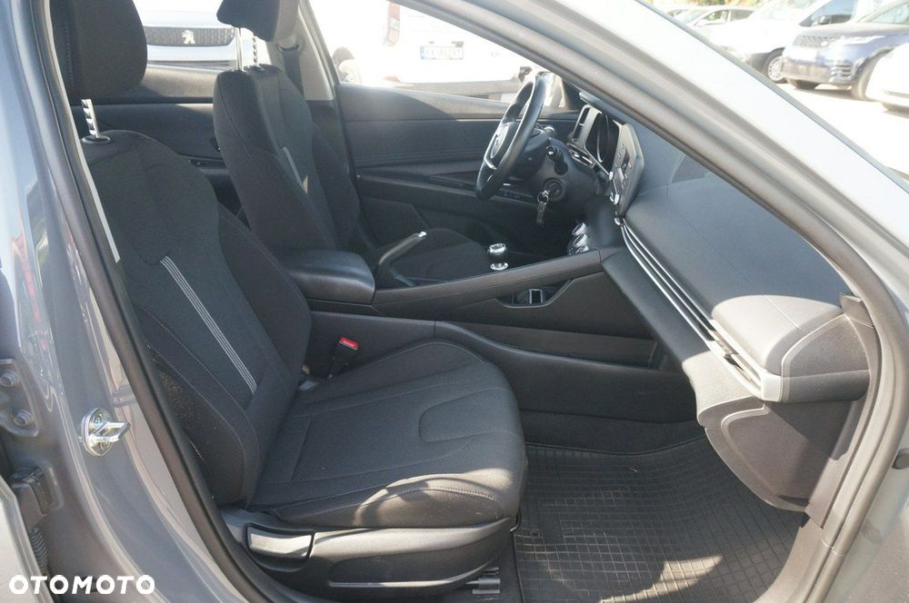 Hyundai Elantra 1.6 Modern - 27
