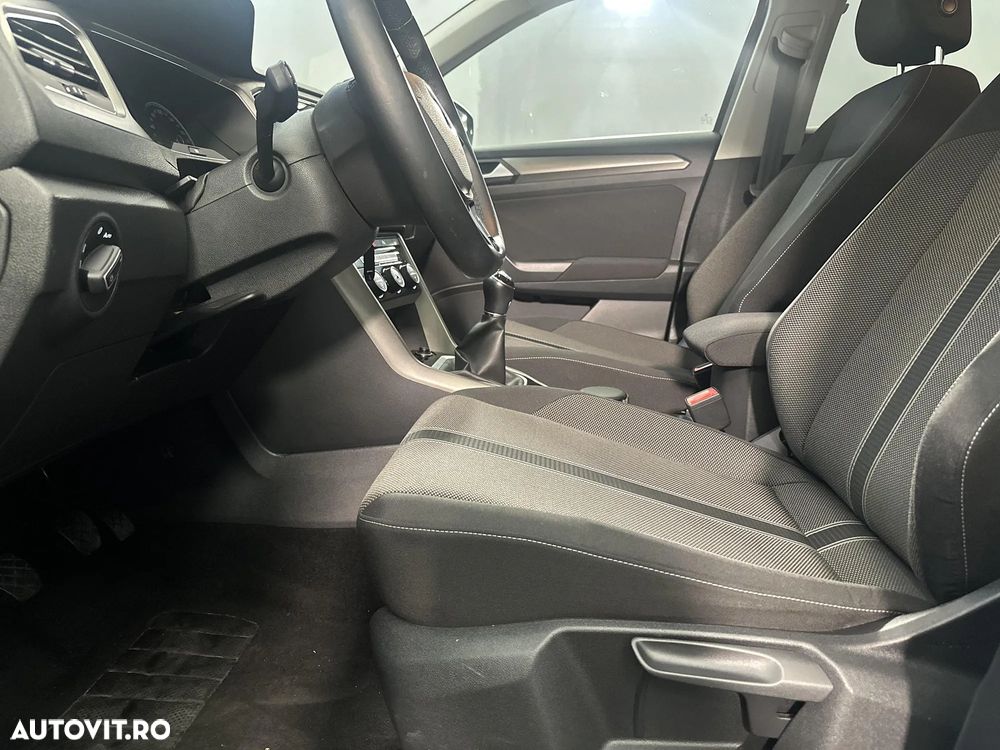 Volkswagen T-ROC - 14
