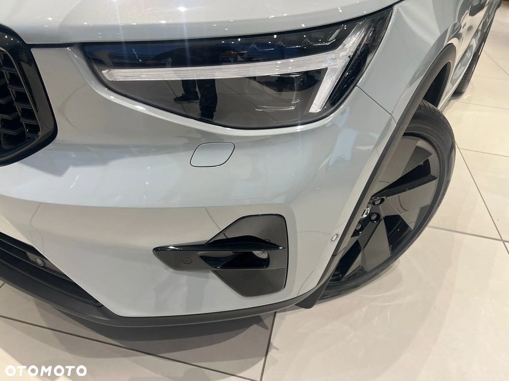 Volvo XC 40 B4 B AWD DKG RDesign - 19