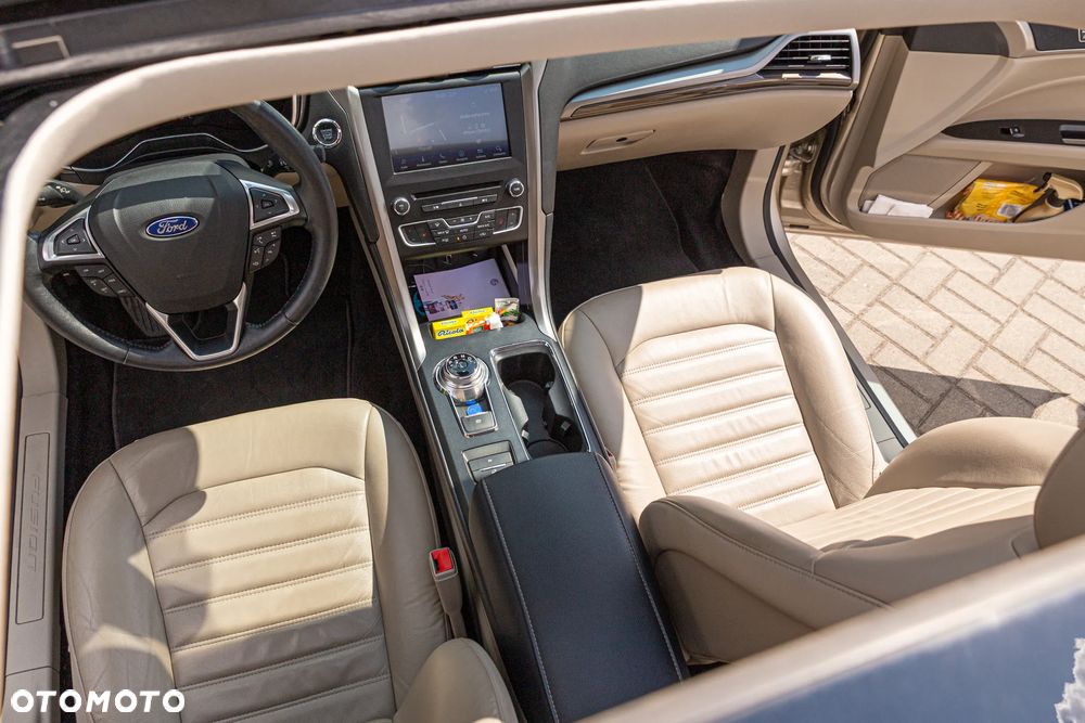 Ford Fusion ver-2-0-ecoboost-titanium - 19