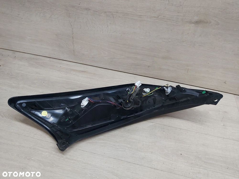 Toyota AYGO II lampa lewy tył UK - 16