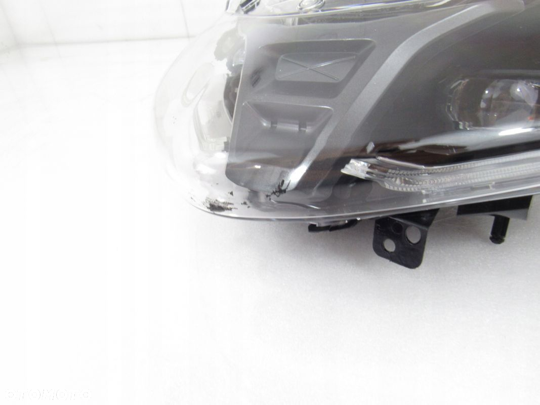 Lampa przód / reflektor BMW CE 04 - 7