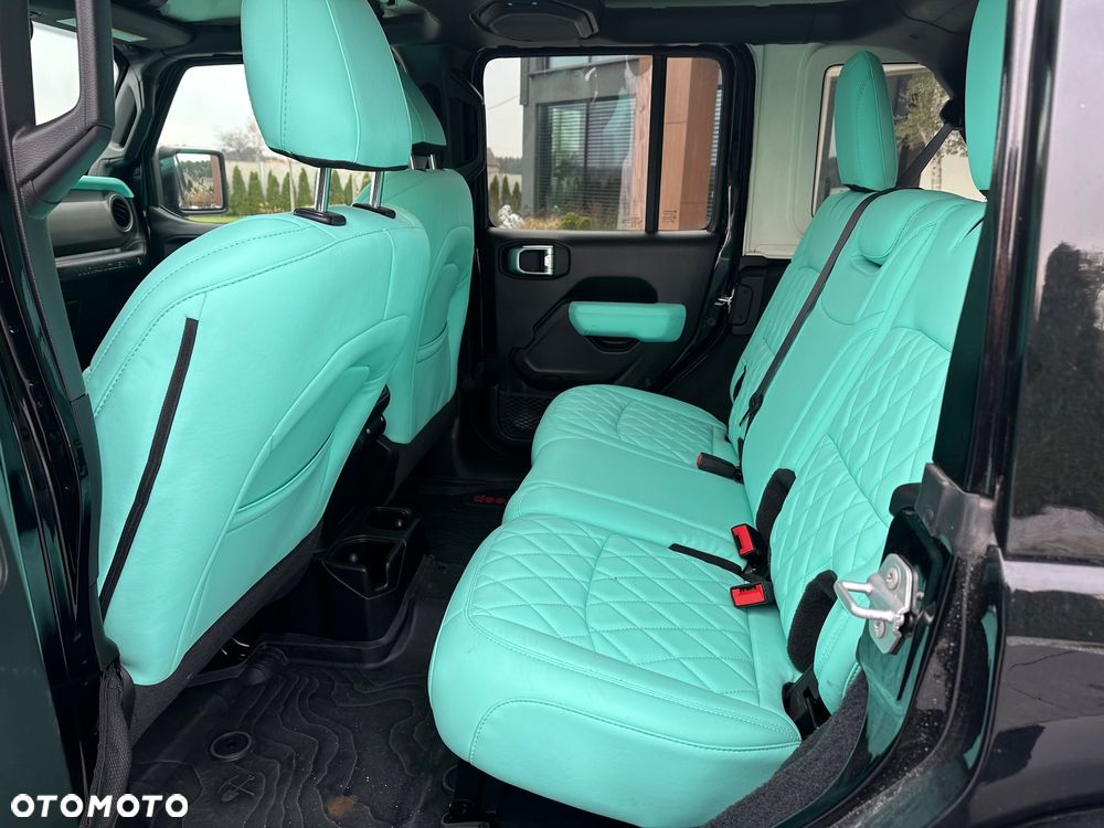 Jeep Wrangler 3.6 Unlim Sahara - 18