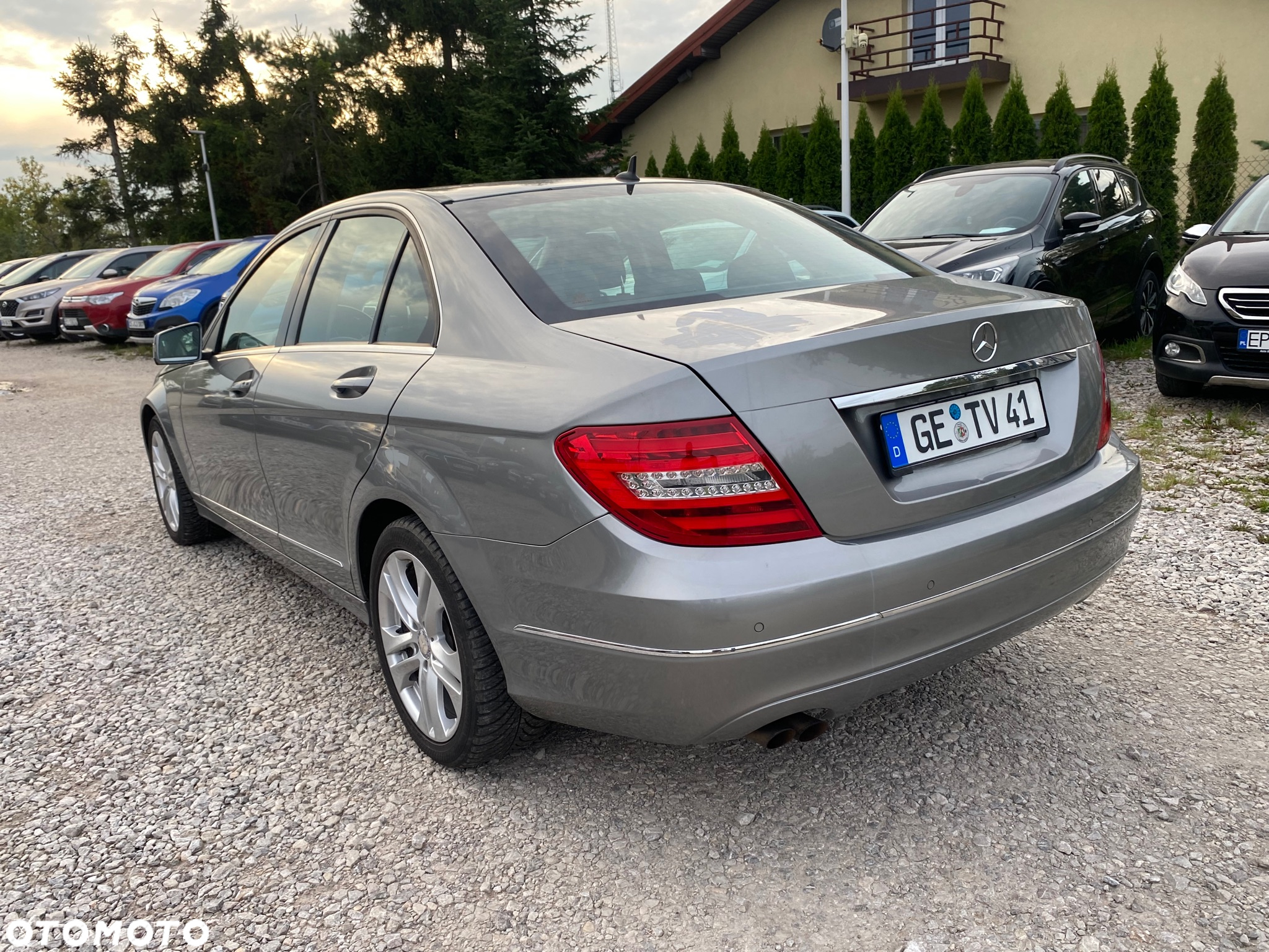 Mercedes-Benz Klasa C 180 (BlueEFFICIENCY) Avantgarde - 11