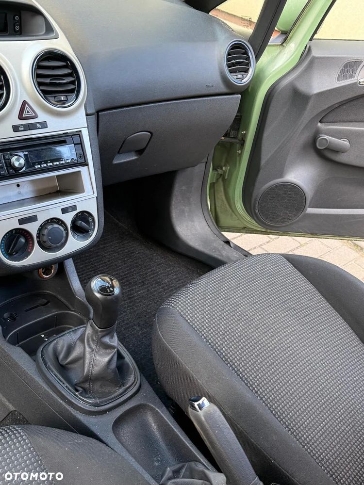 Opel Corsa 1.2 16V Cosmo - 8