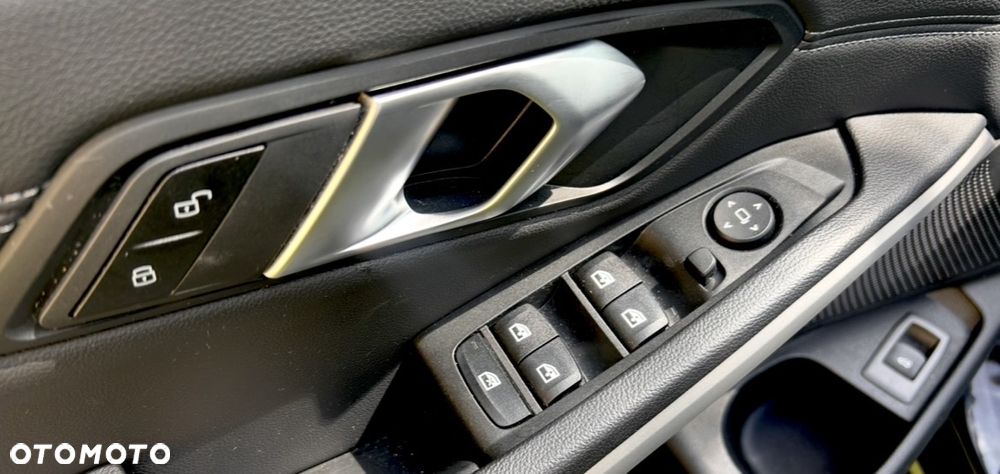 BMW Seria 3 318i Luxury Line sport - 24