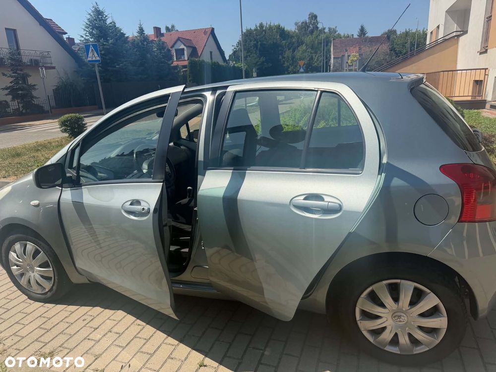 Toyota Yaris 1.3 Luna Premium - 6