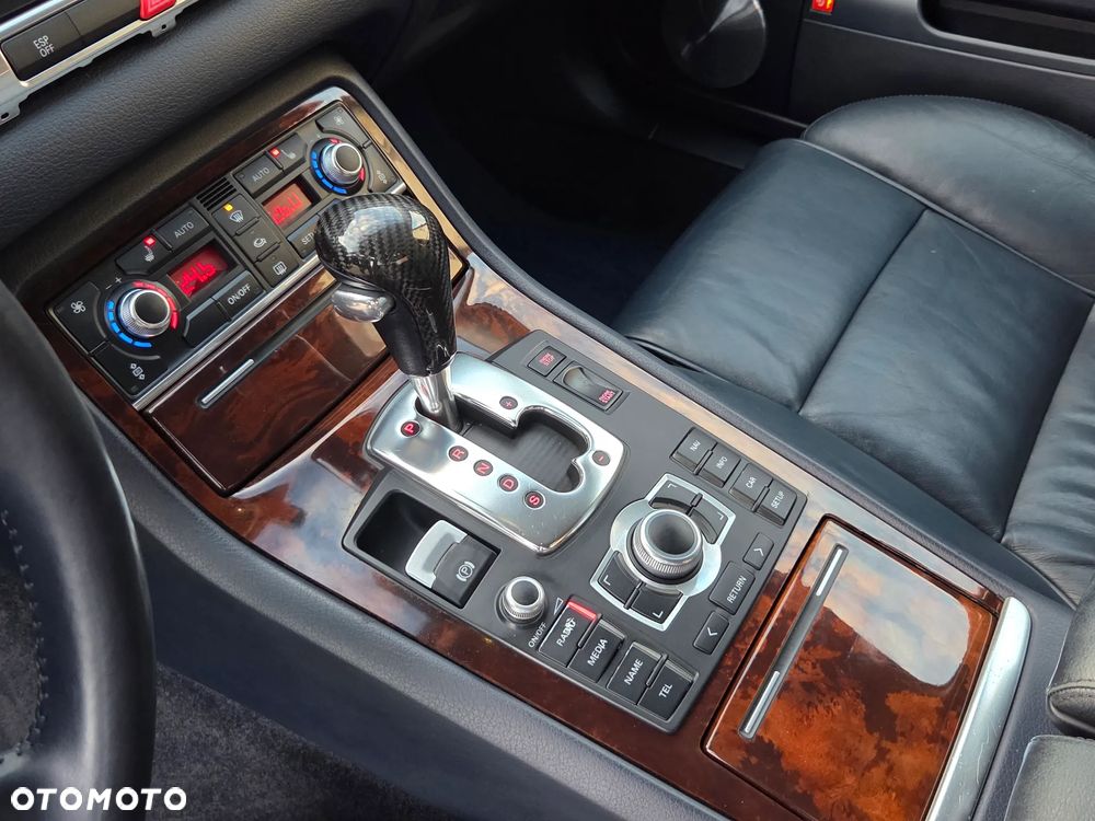 Audi A8 4.2 FSI Quattro - 20