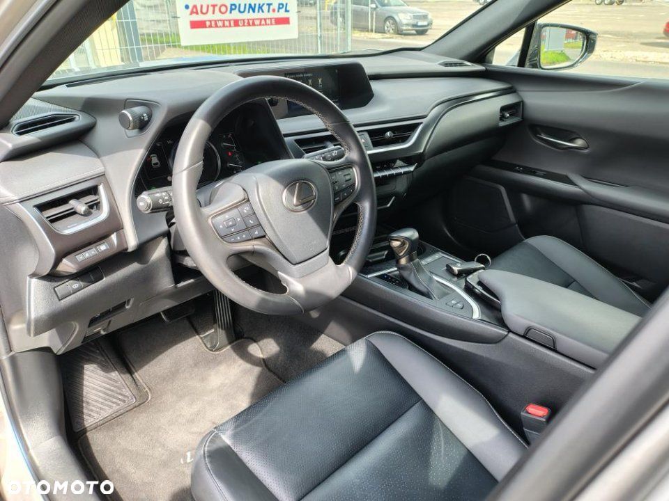 Lexus UX - 13