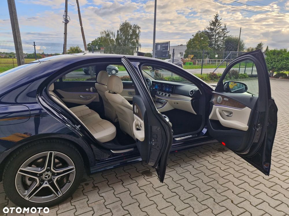 Mercedes-Benz Klasa E 220 d 4-Matic AMG/Avantgarde - 17