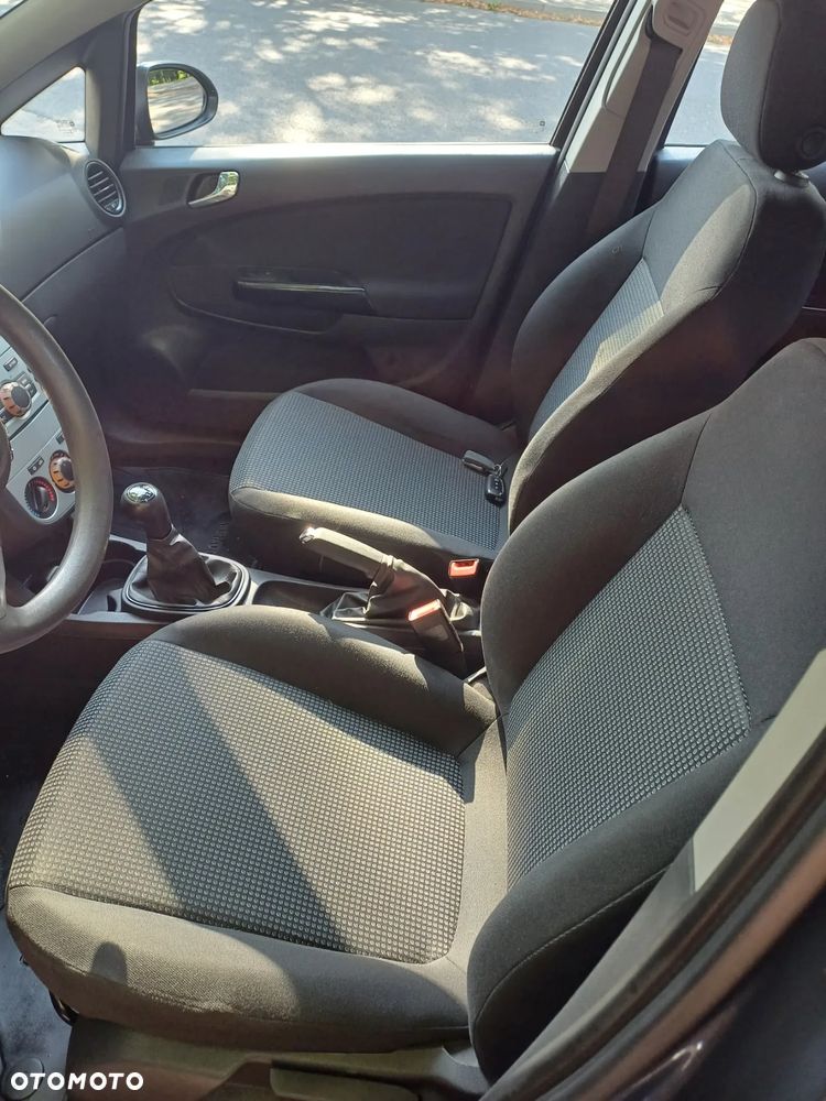 Opel Corsa 1.2 16V Essentia - 8