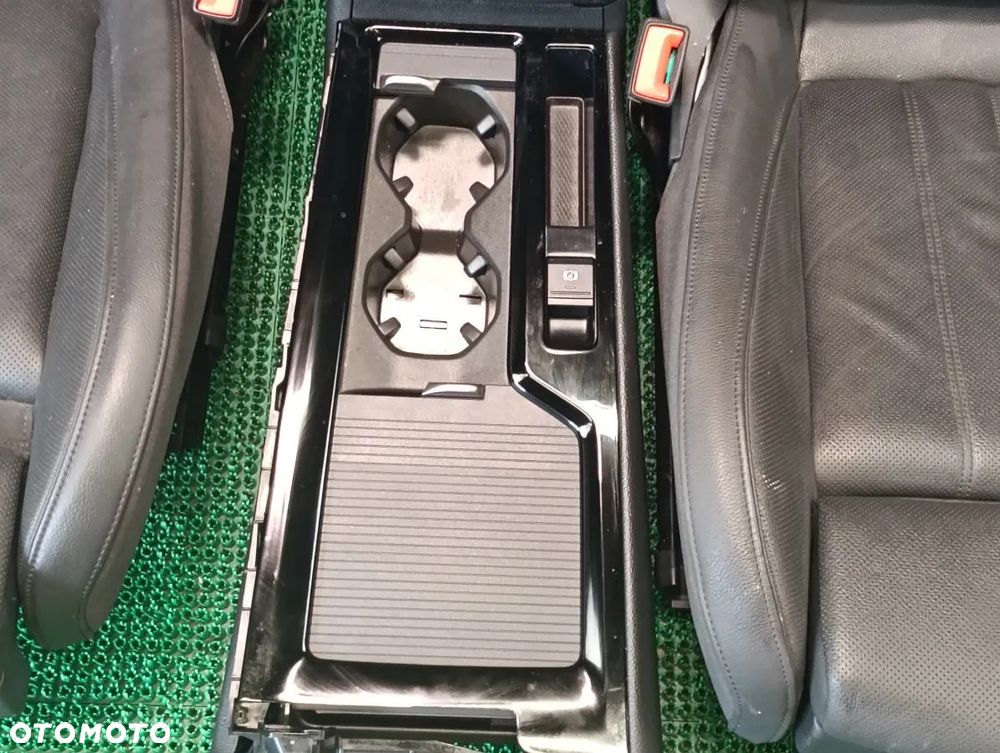 SKODA SUPERB KOM od 2024r Fotele Kanapy - 4