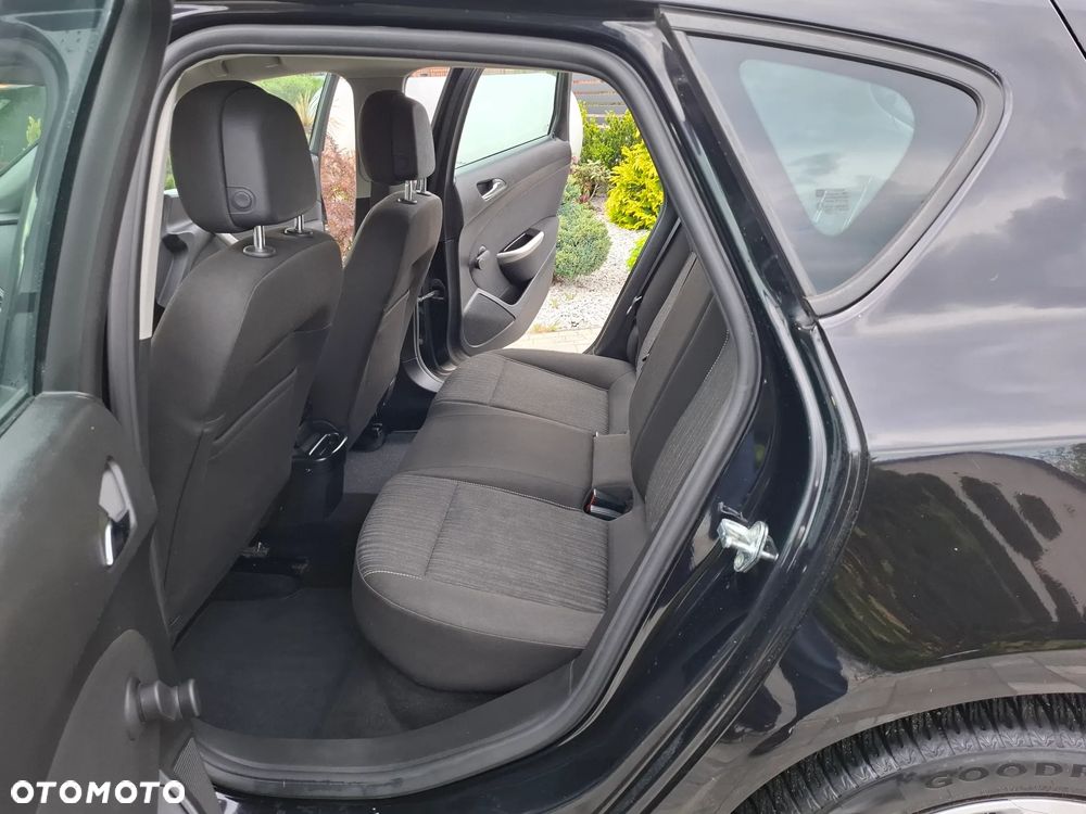 Opel Astra 1.4 Turbo Cosmo - 24