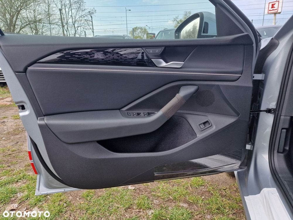 Volkswagen Passat - 12