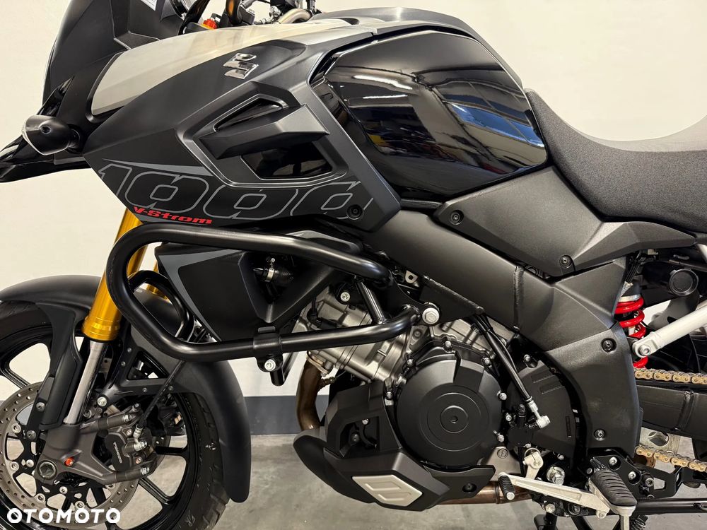 Suzuki V-STROM - 16