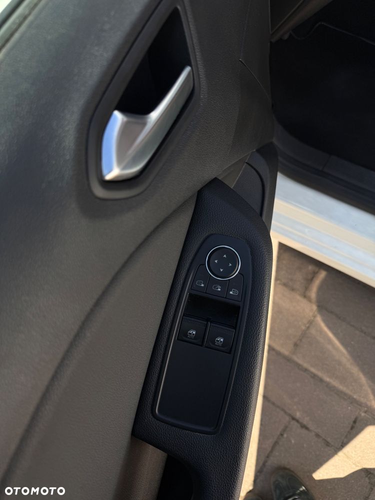 Renault Clio BLUE dCi 85 BUSINESS EDITION - 23