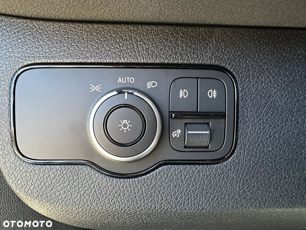 Mercedes-Benz Sprinter - 13