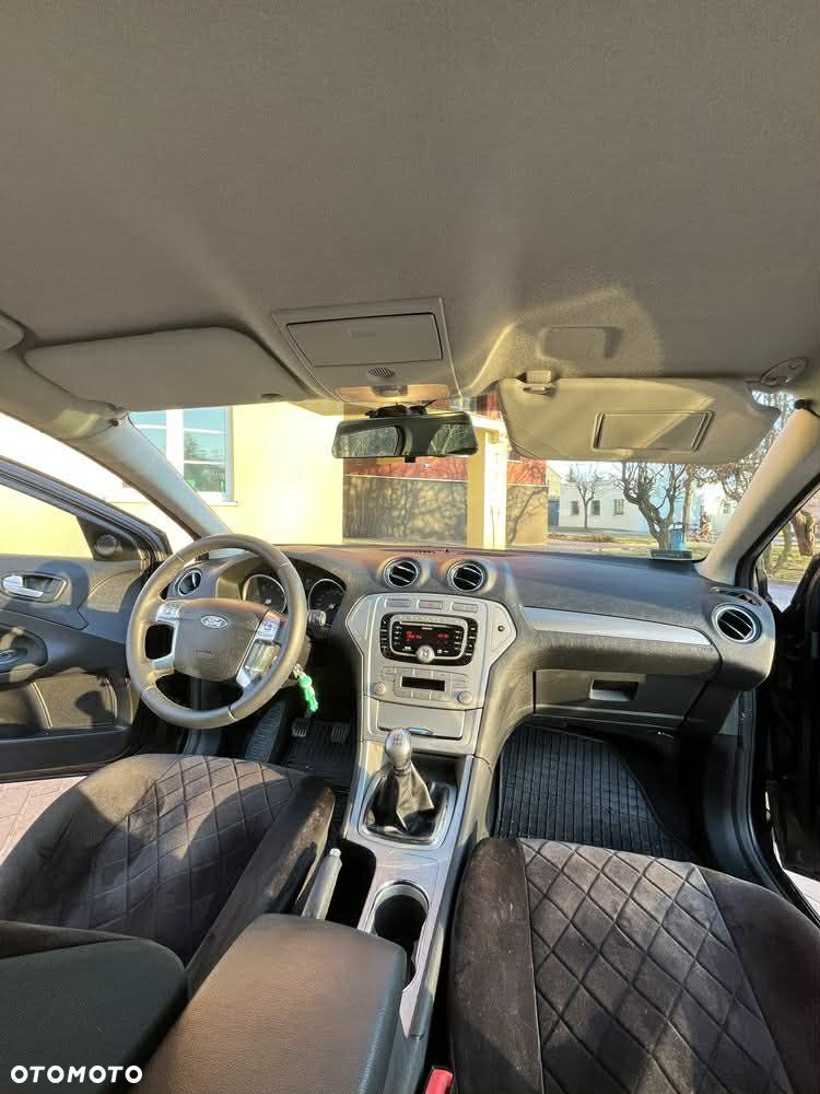 Ford Mondeo 2.0 Trend - 10