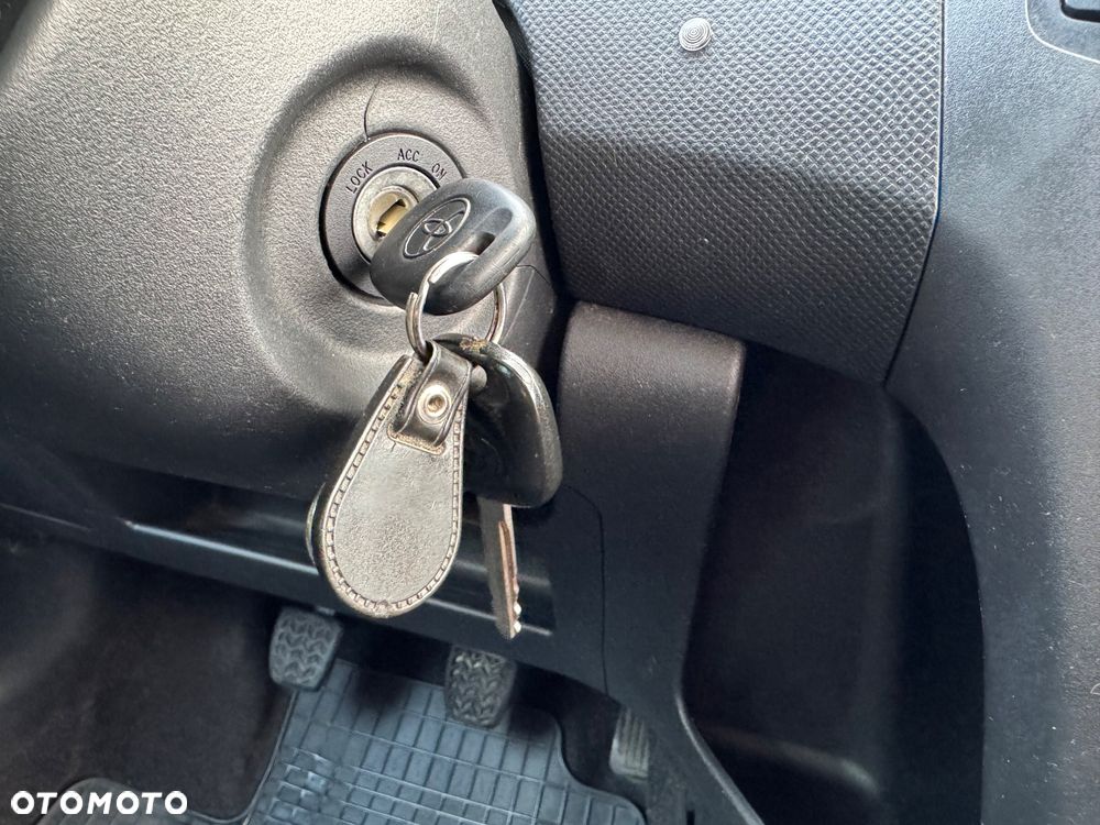 Toyota Yaris 1.0 Terra A/C - 22