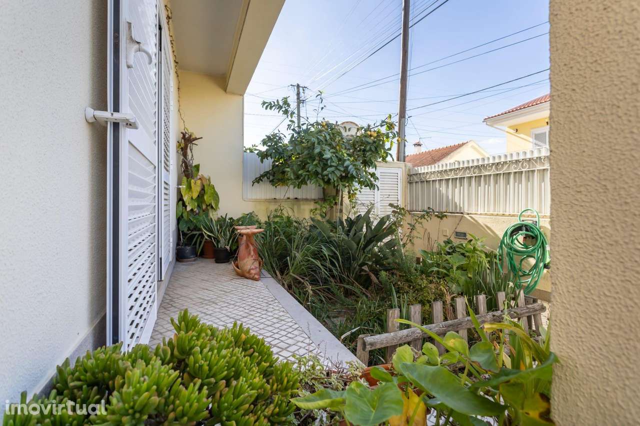 Moradia T4 em Fernão Ferro, Seixal - Oportunidade Única! - Grande imagem: 3/37