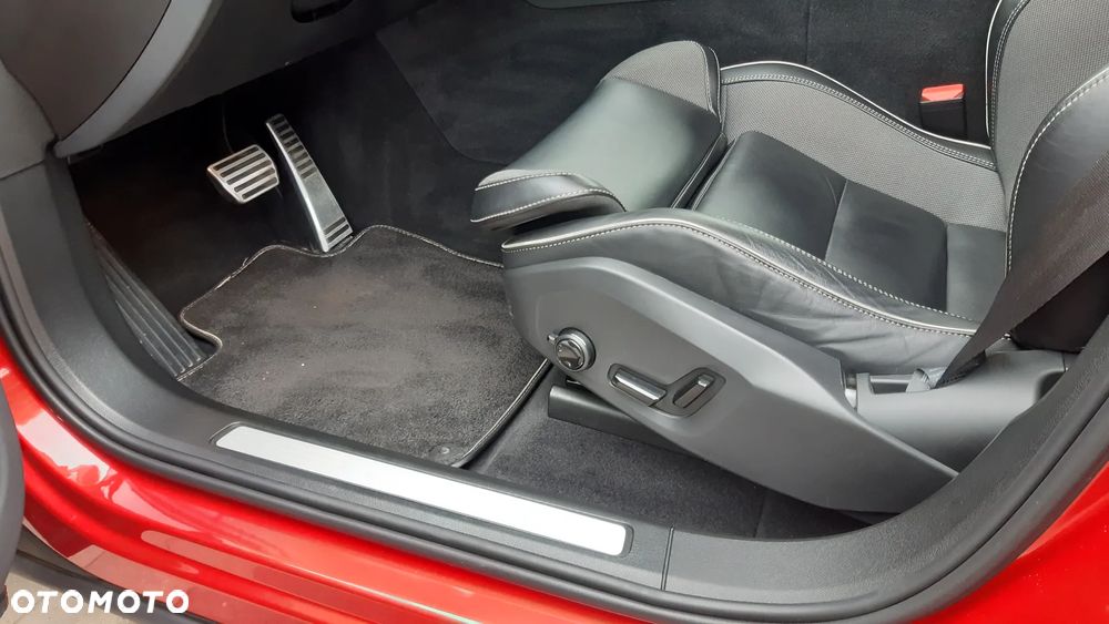 Volvo XC 60 B4 B R-Design - 8