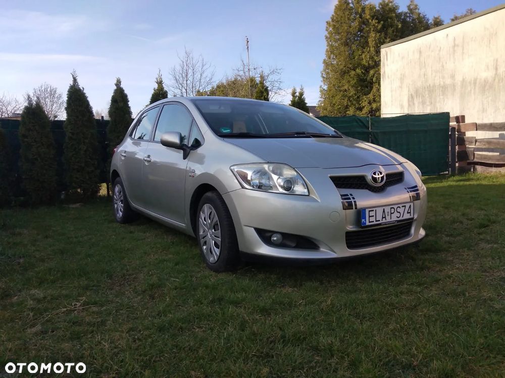 Toyota Auris 2.0 D-4D - 5