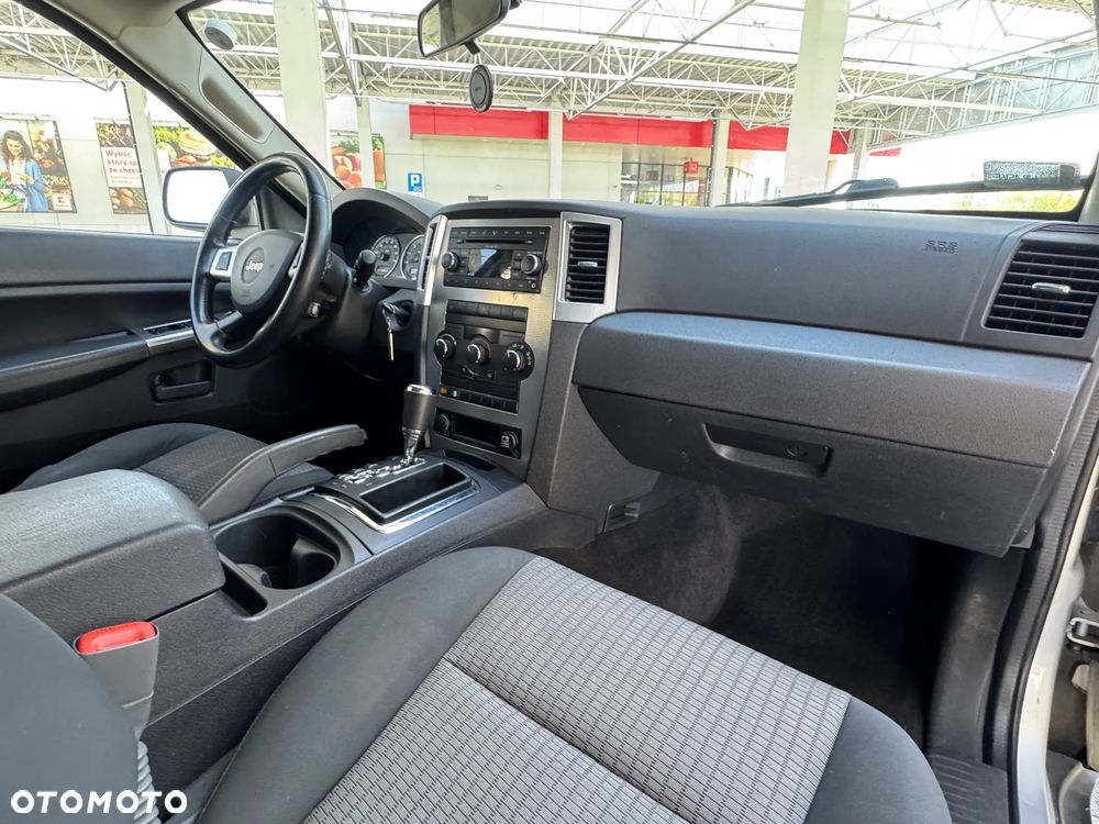 Jeep Grand Cherokee 3.7 4x4 Laredo - 34