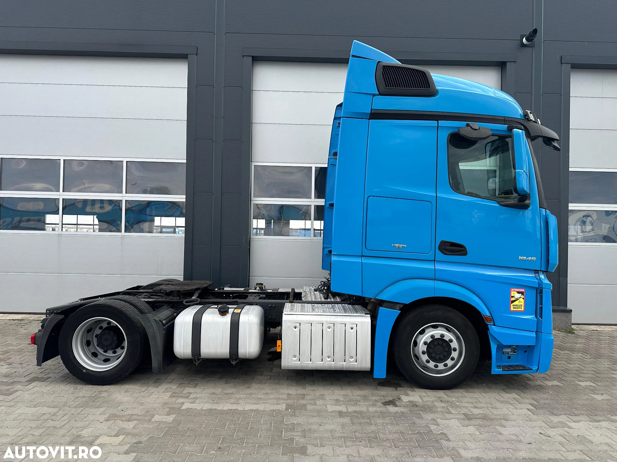 Mercedes-Benz Actros 1845 Mega - 4
