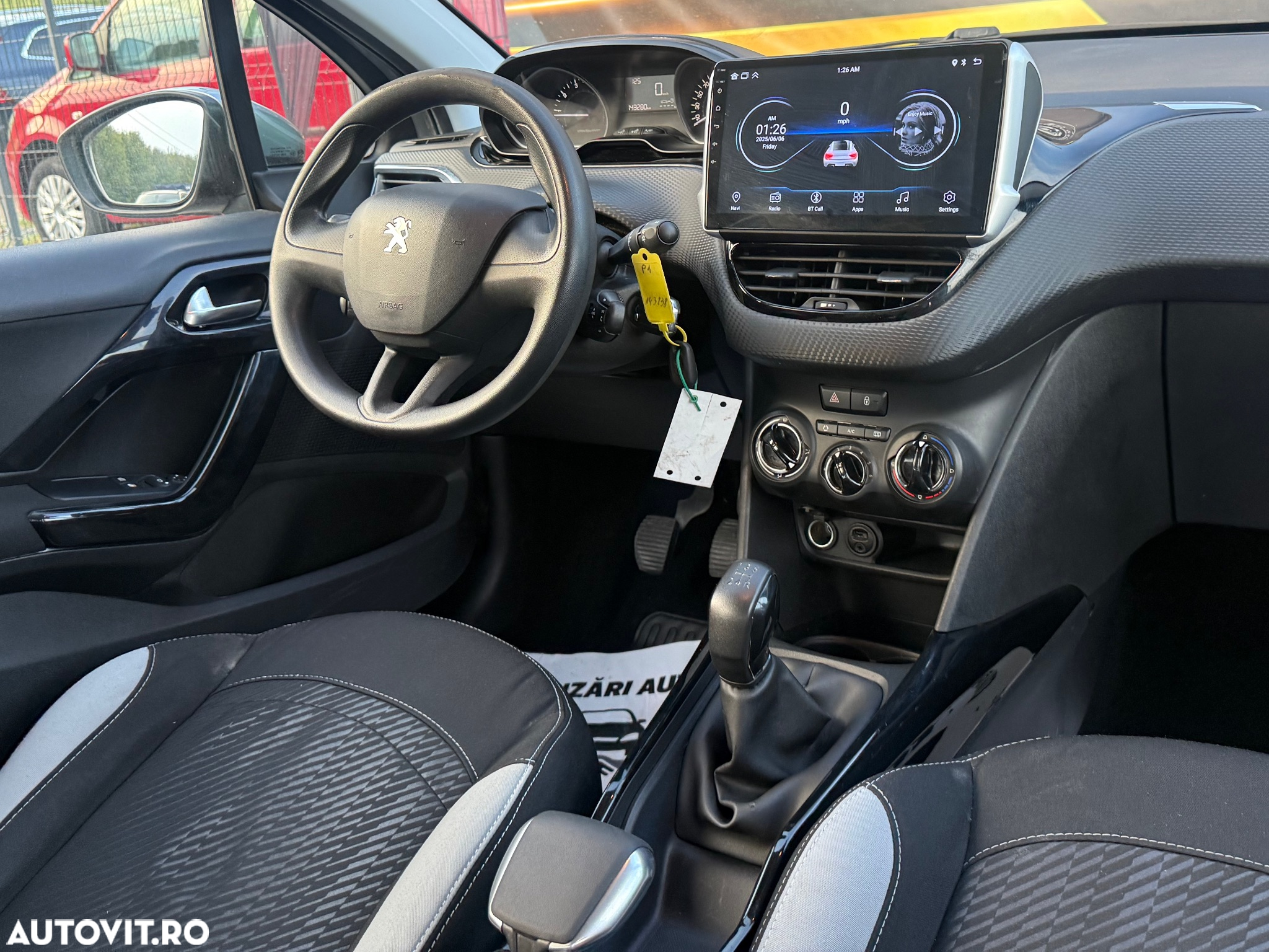 Peugeot 2008 1.2 L PureTech STT Active - 5